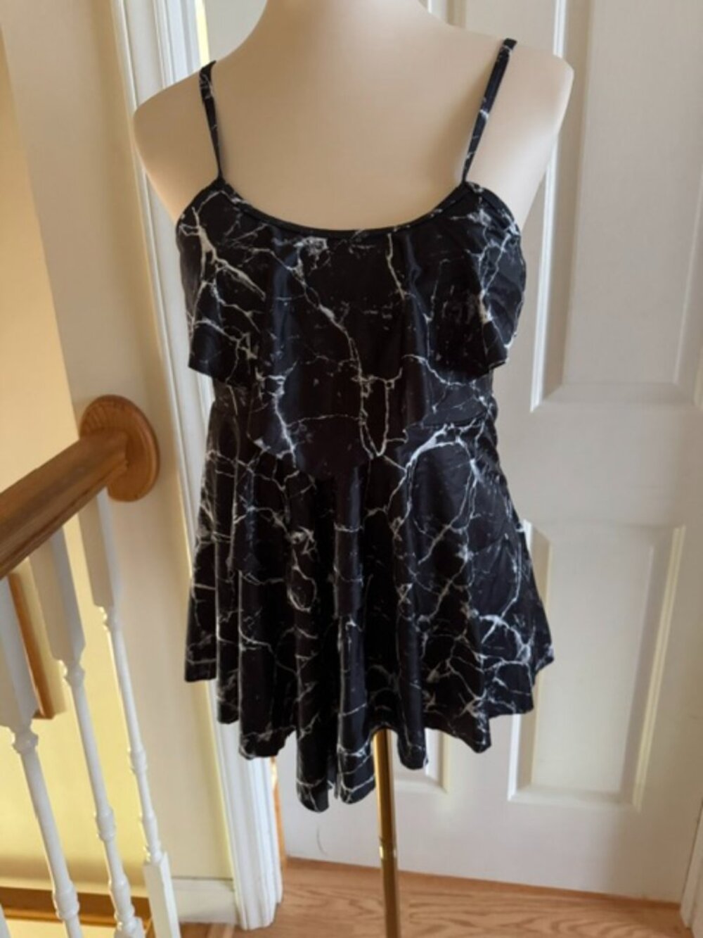 NWT Holipick Black Marble Ruffle Tankini Swim Top Large